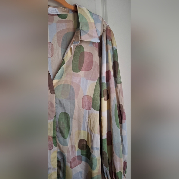 Full Of Love Mauve Pink Abstract Satin Blouse sz L aprox. - Picture 7 of 12